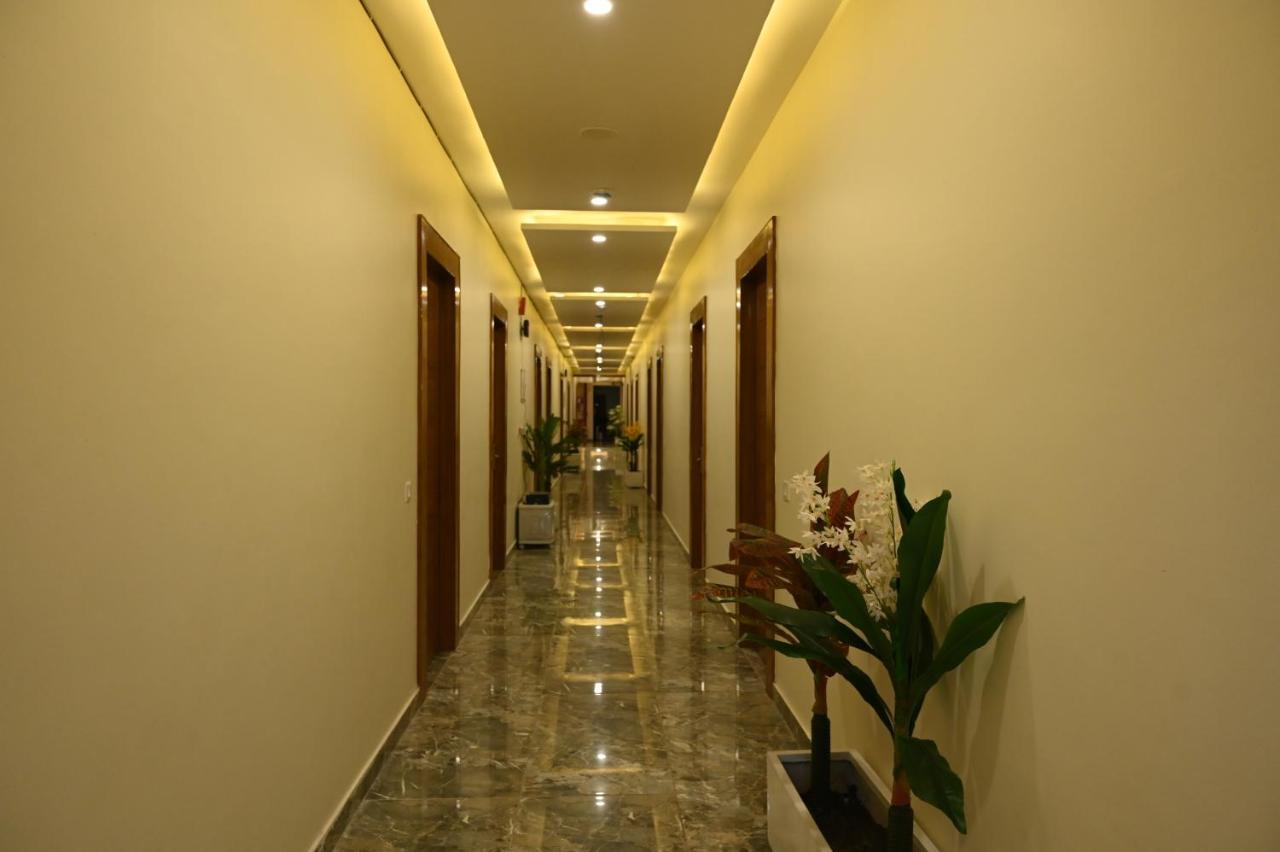 Hotel Vasdaa Grand 데라둔 외부 사진