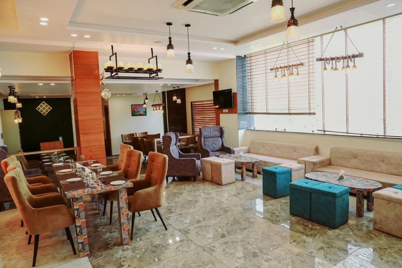 Hotel Vasdaa Grand 데라둔 외부 사진