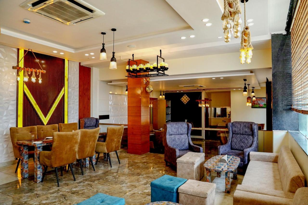 Hotel Vasdaa Grand 데라둔 외부 사진