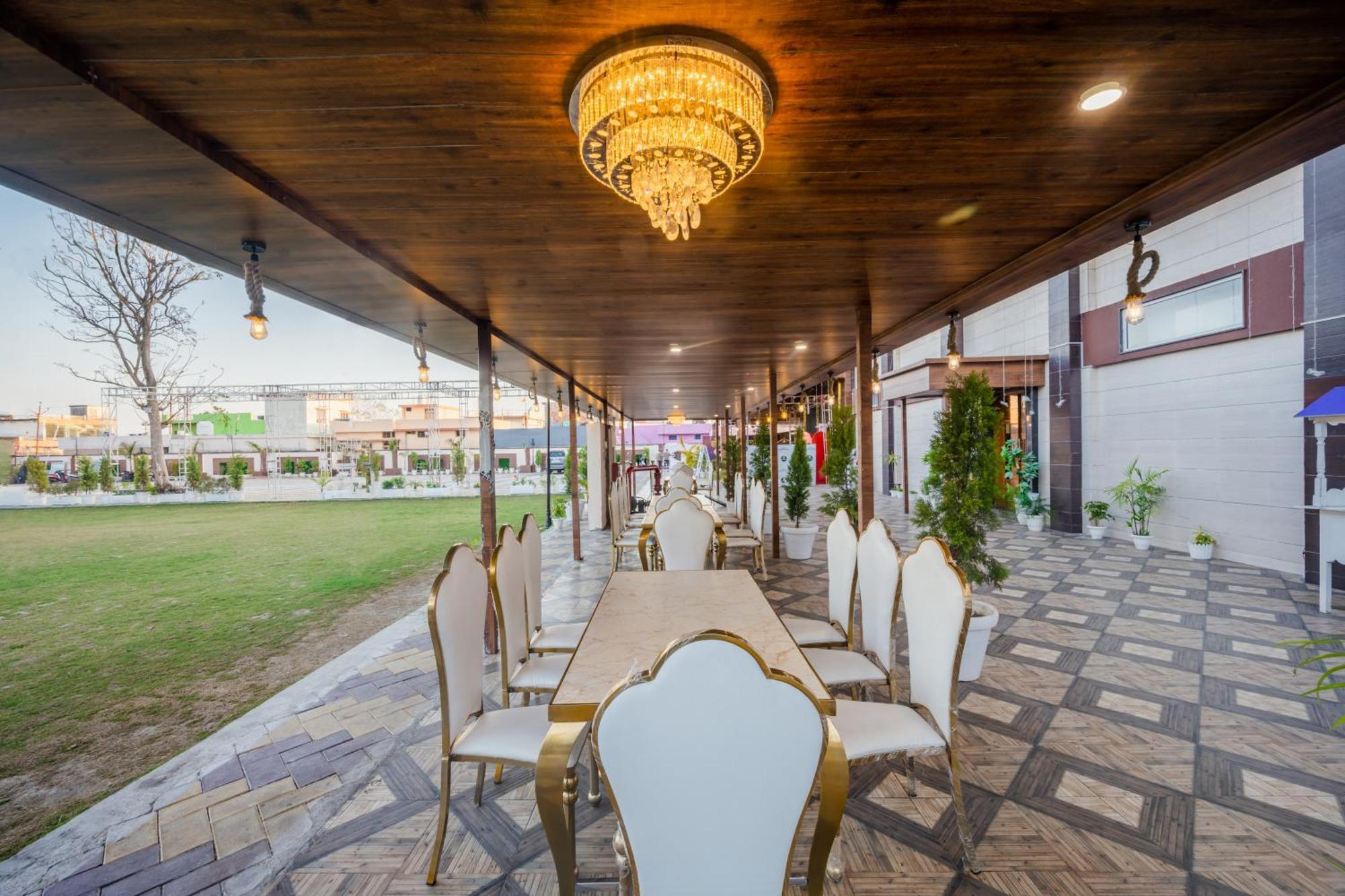 Hotel Vasdaa Grand 데라둔 외부 사진