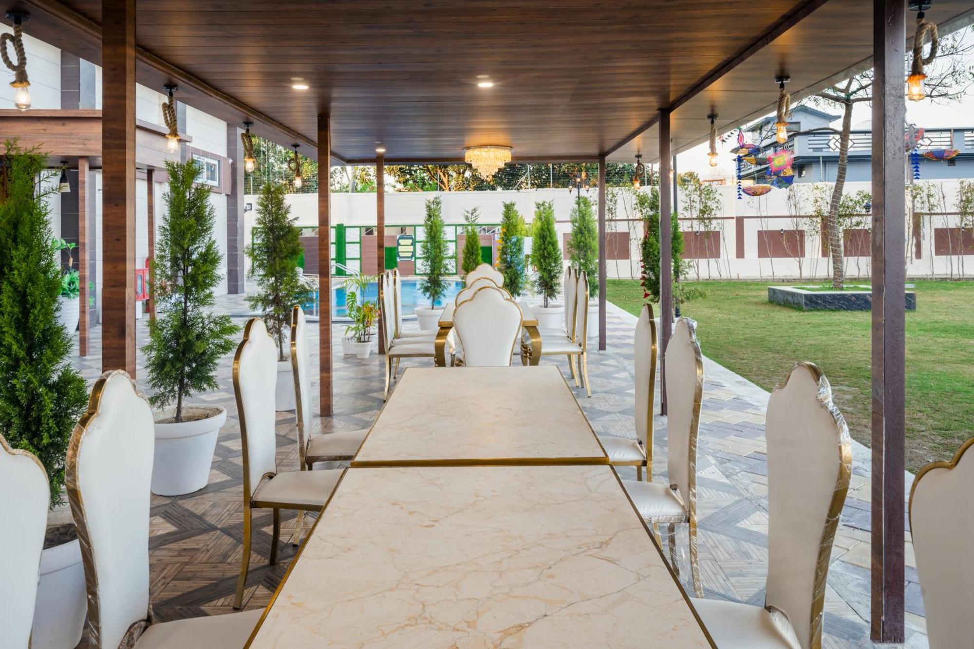 Hotel Vasdaa Grand 데라둔 외부 사진